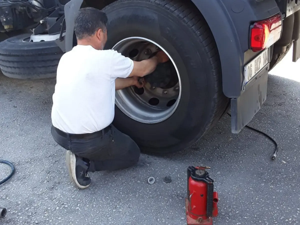 Bornova Oto Lastikçi